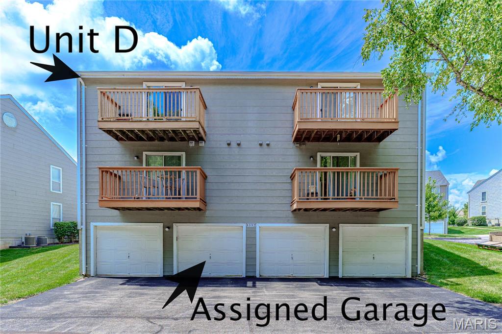 1332 Highland Oaks Drive D Property Photo 4