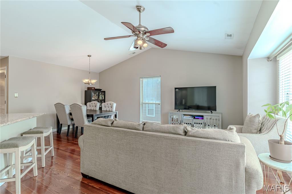 1332 Highland Oaks Drive D Property Photo 13