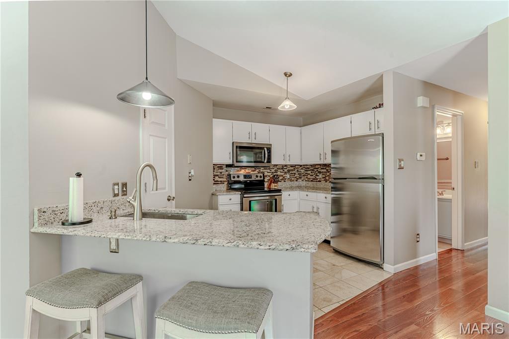 1332 Highland Oaks Drive D Property Photo 14