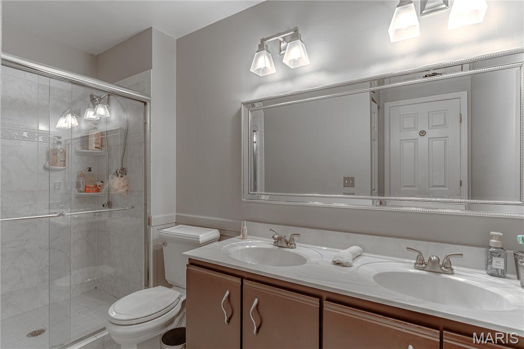 1332 Highland Oaks Drive D Property Photo 20
