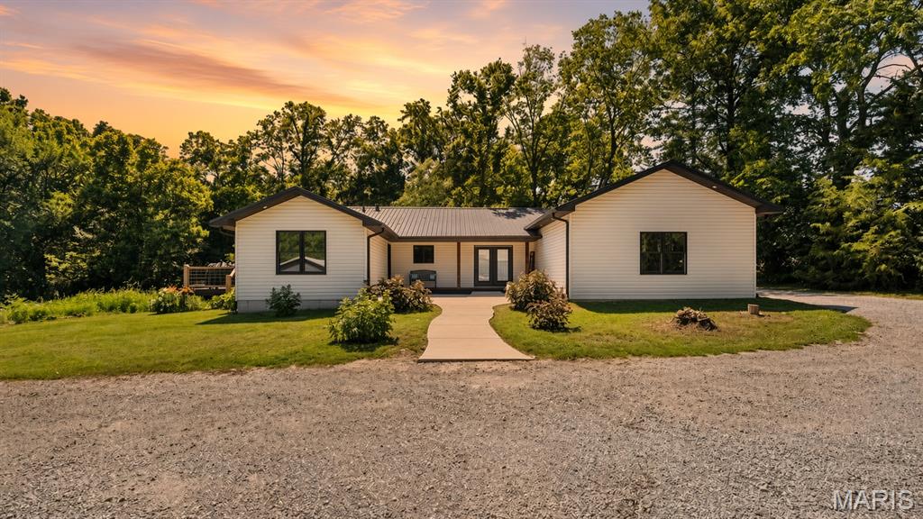 7572 Best Lane Property Photo 2