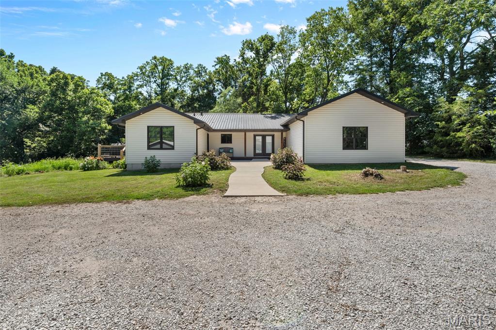 7572 Best Lane Property Photo 4
