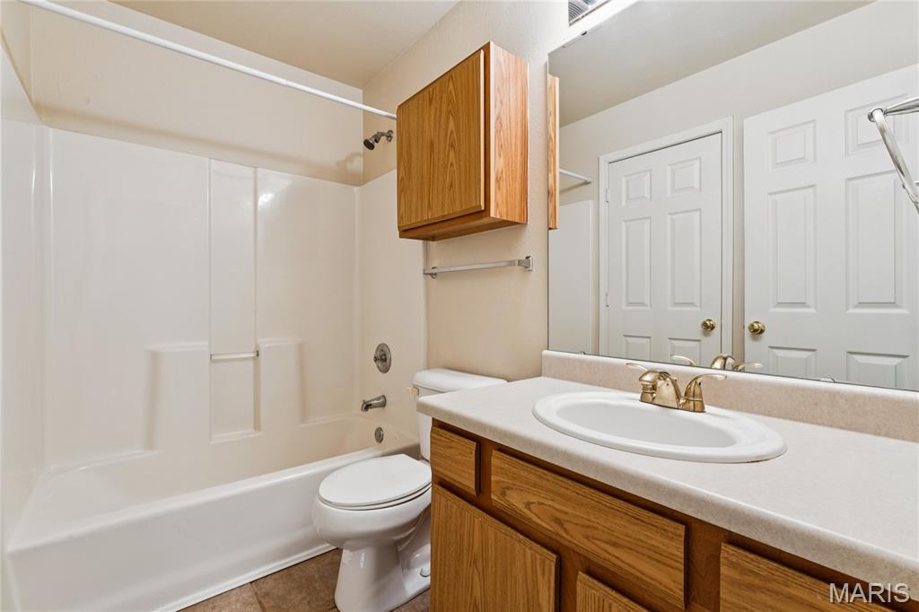 5468 Lakewood Terrace Property Photo 18