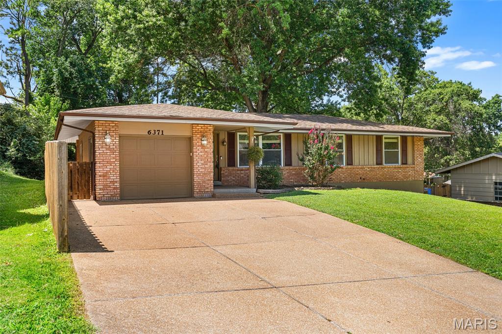 6371 Treeridge Trail Property Photo 3
