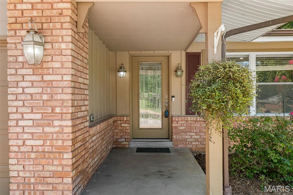 6371 Treeridge Trail Property Photo 4