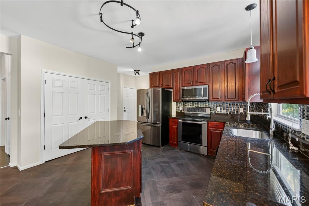 1519 Oakland Hills Drive Property Photo 11