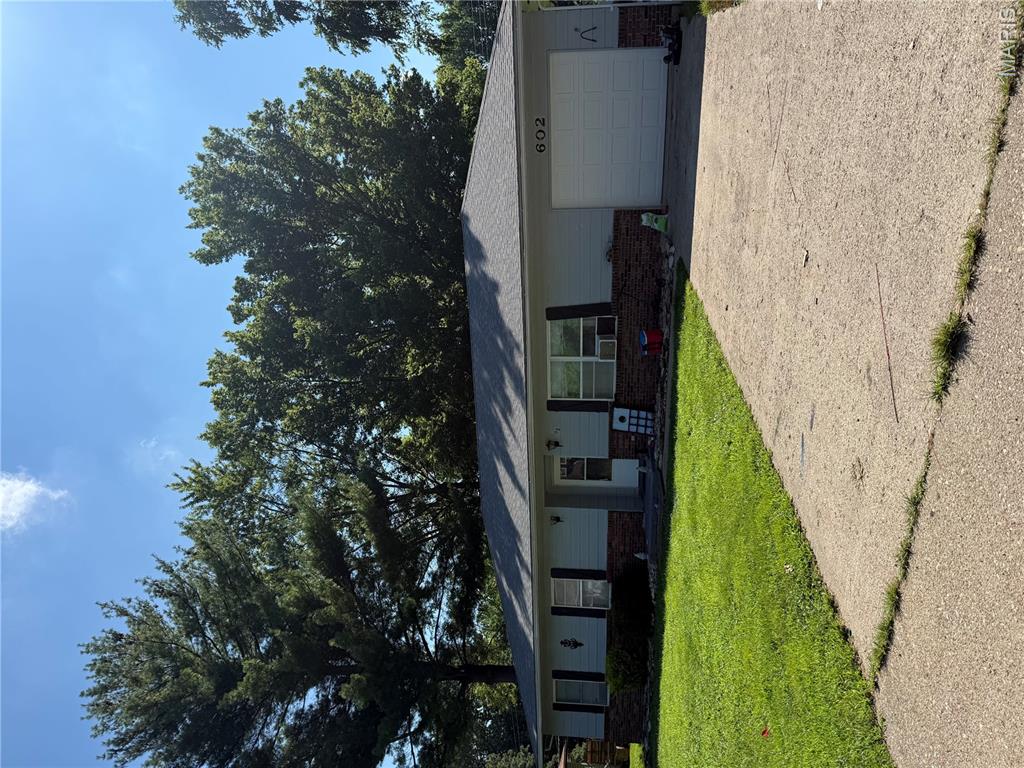 602 N Louise Avenue