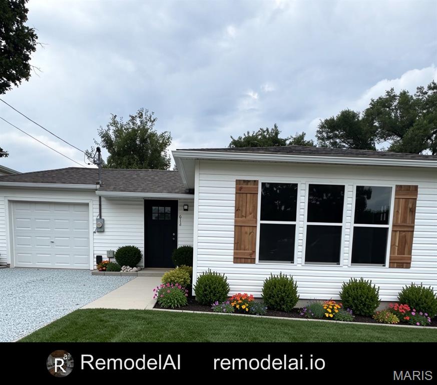 612 N Division Street Property Photo 1