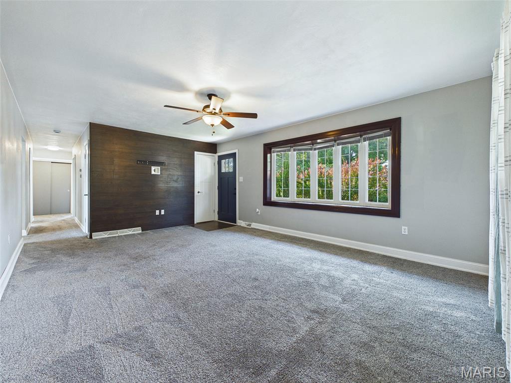 605 Fairway Street Property Photo 7