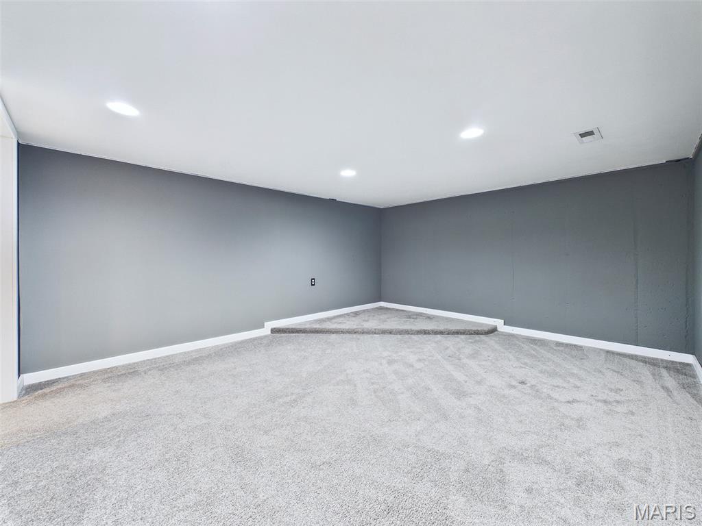 605 Fairway Street Property Photo 33