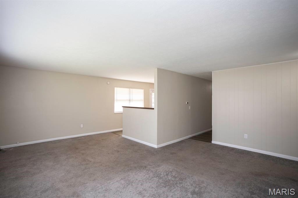 111 Barnett Property Photo 4