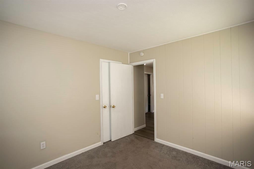 111 Barnett Property Photo 14