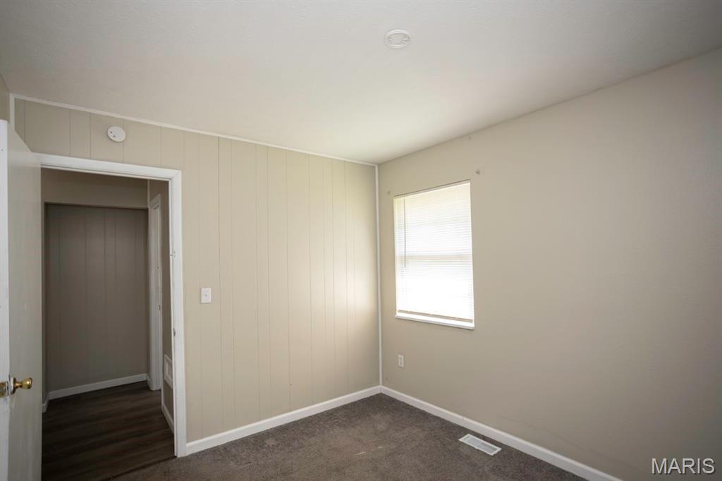 111 Barnett Property Photo 15