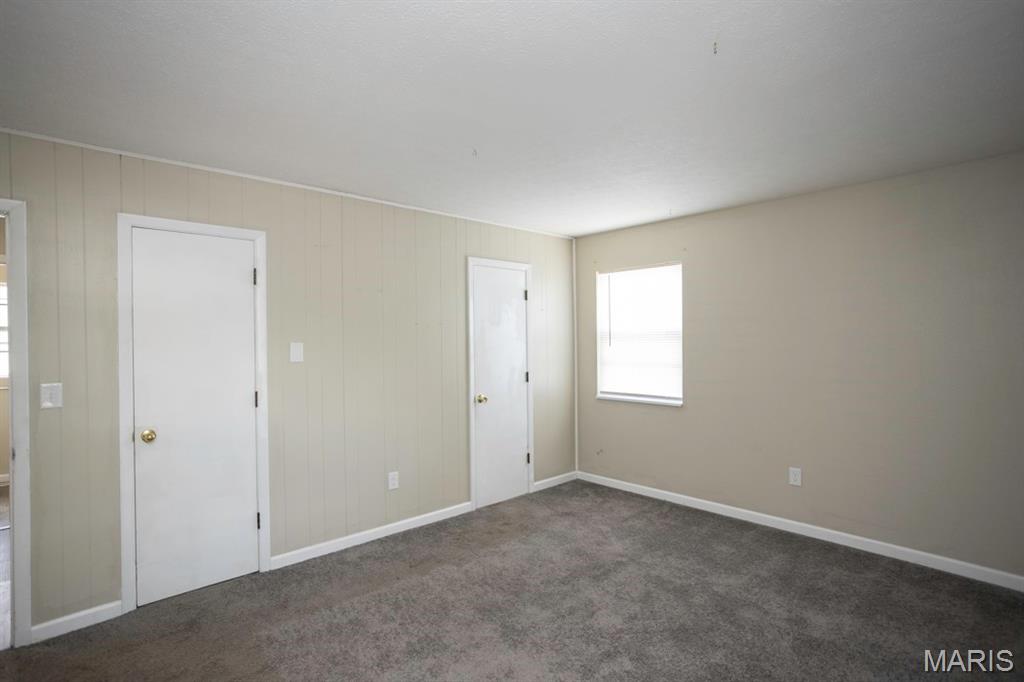 111 Barnett Property Photo 19