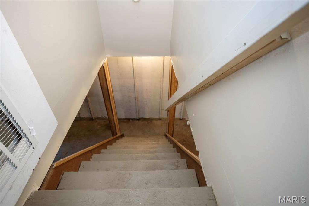 111 Barnett Property Photo 23