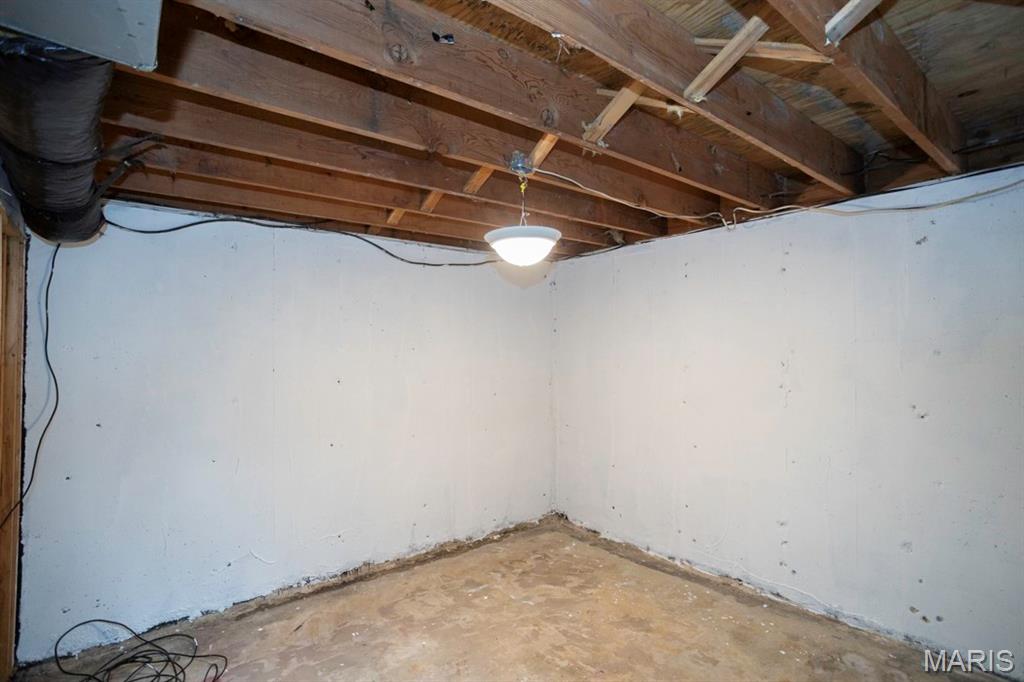 111 Barnett Property Photo 27