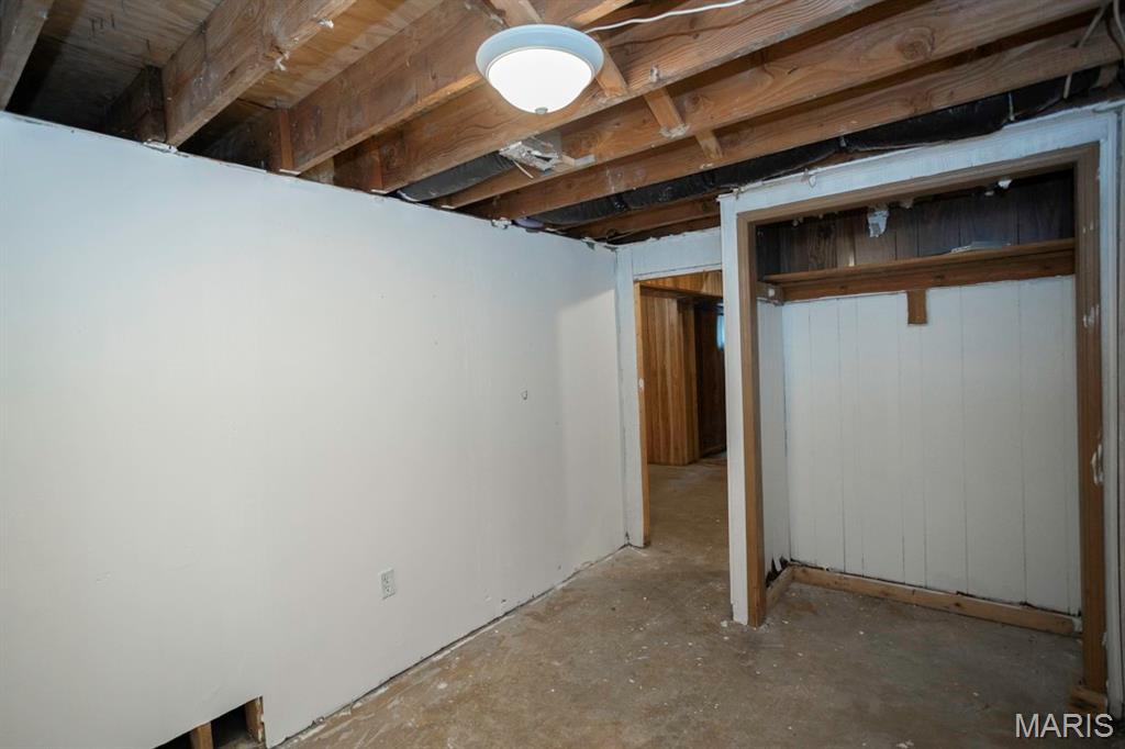111 Barnett Property Photo 30