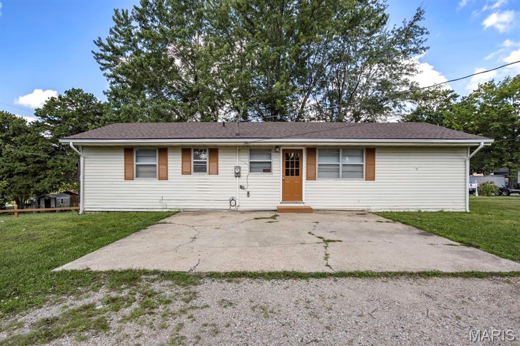 111 Barnett Property Photo 36