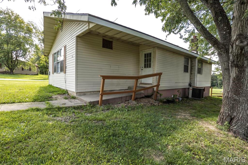 111 Barnett Property Photo 39
