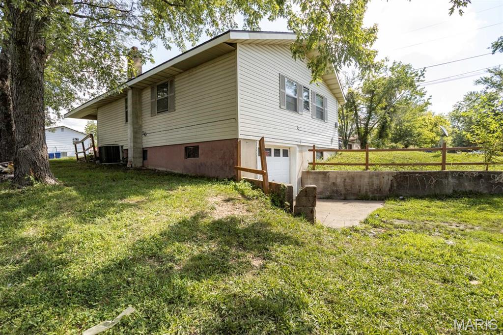 111 Barnett Property Photo 40