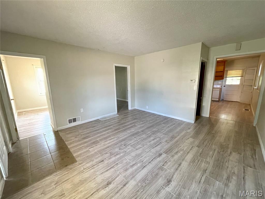 466 Bluff Drive Property Photo 3