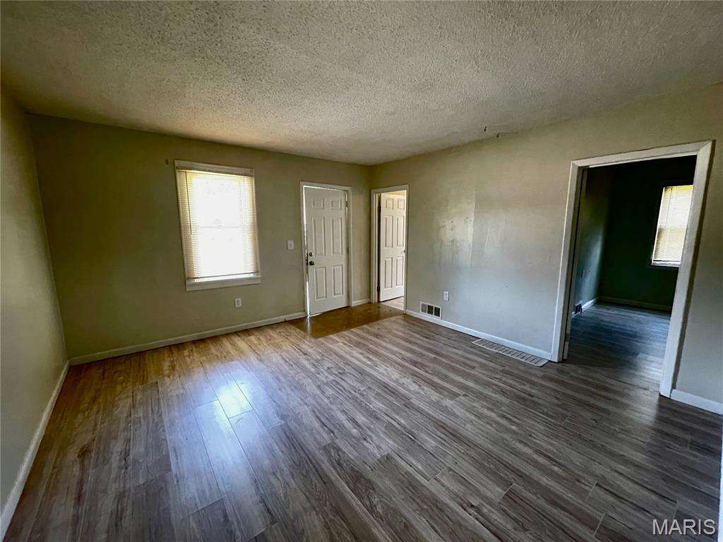 466 Bluff Drive Property Photo 4