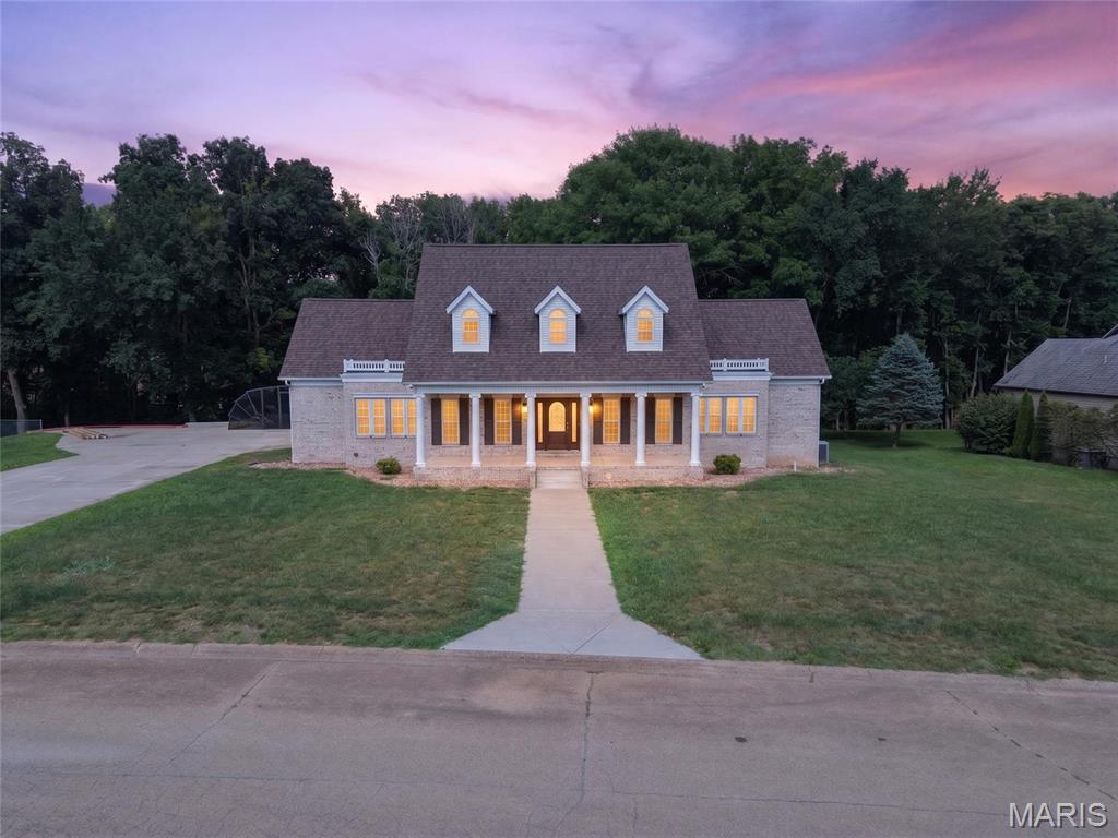 412 Willow Creek Drive Property Photo 2