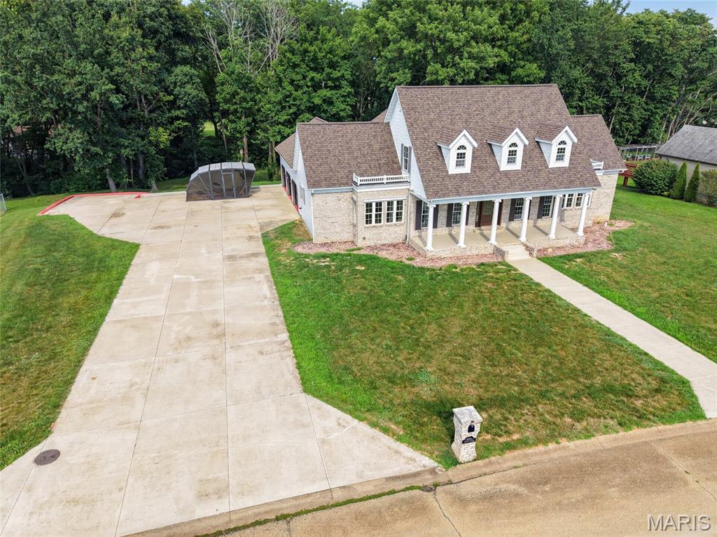 412 Willow Creek Drive Property Photo 4