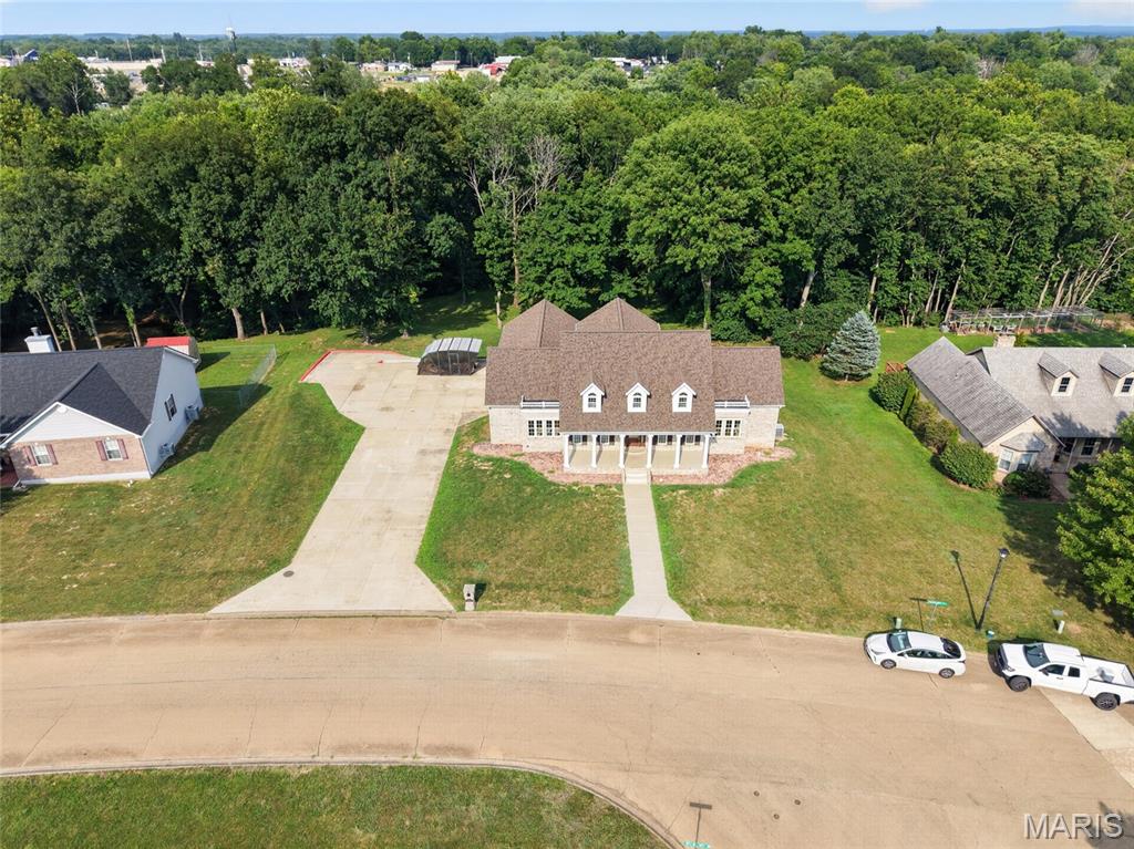 412 Willow Creek Drive Property Photo 8