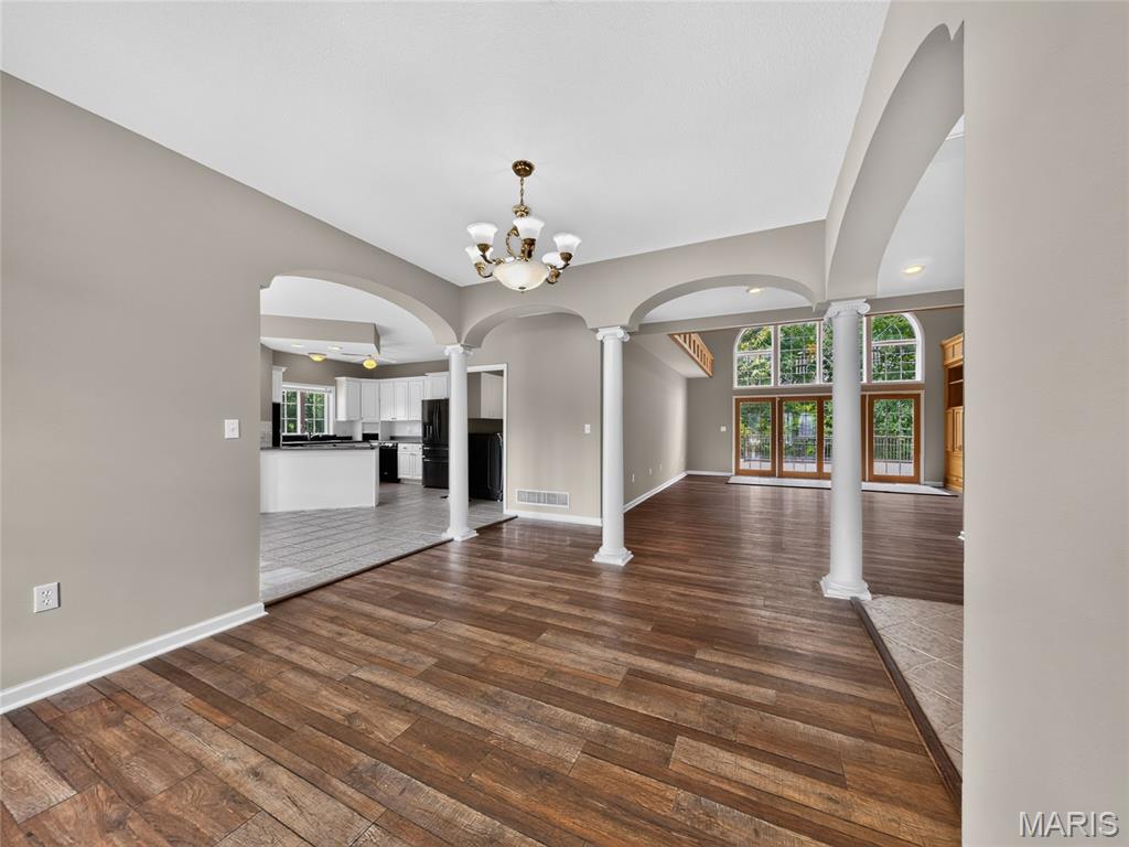 412 Willow Creek Drive Property Photo 11