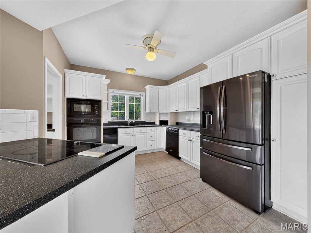 412 Willow Creek Drive Property Photo 14