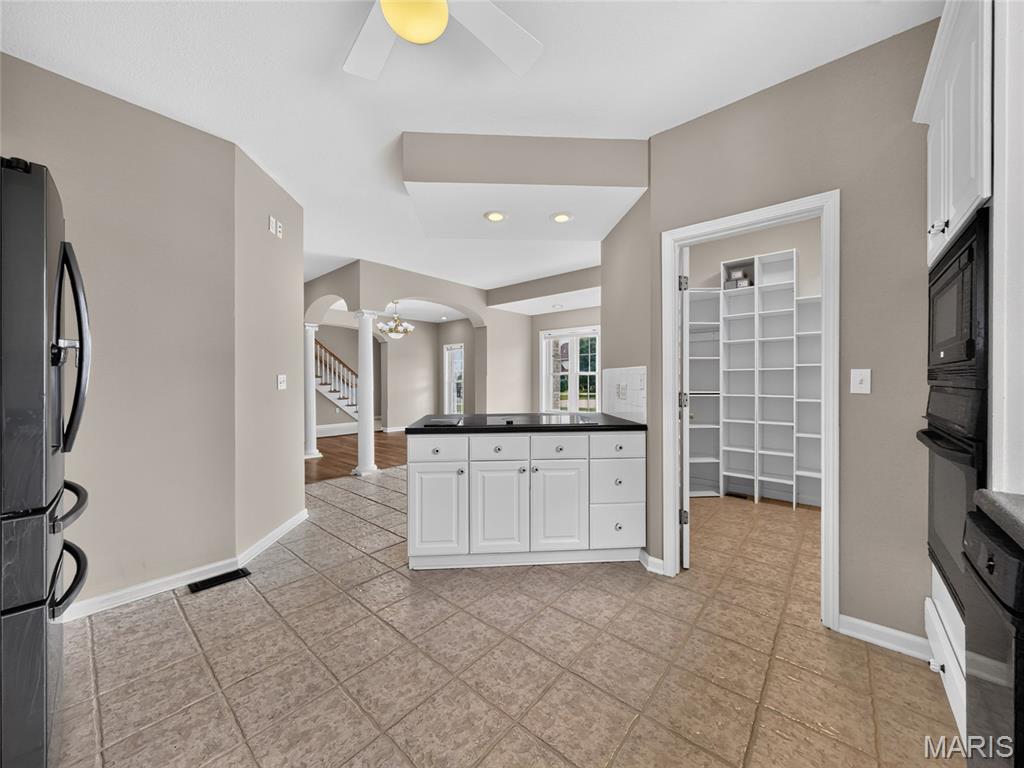 412 Willow Creek Drive Property Photo 16