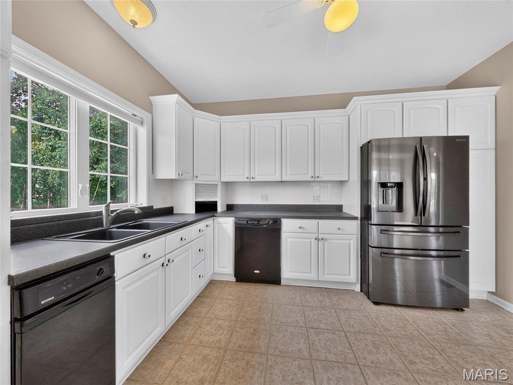 412 Willow Creek Drive Property Photo 18