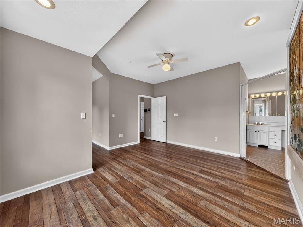 412 Willow Creek Drive Property Photo 28