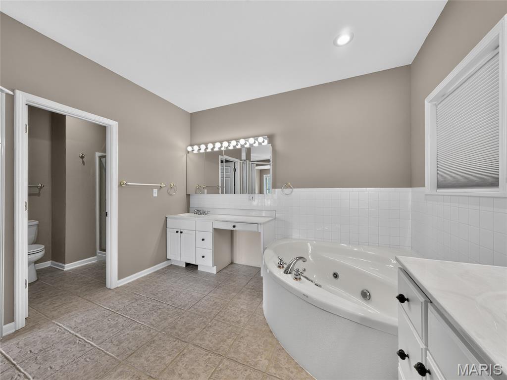 412 Willow Creek Drive Property Photo 37