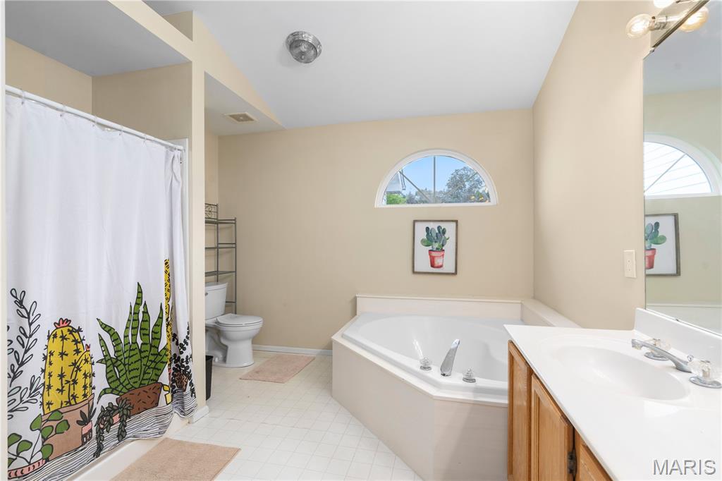 26043661 Property Photo 19