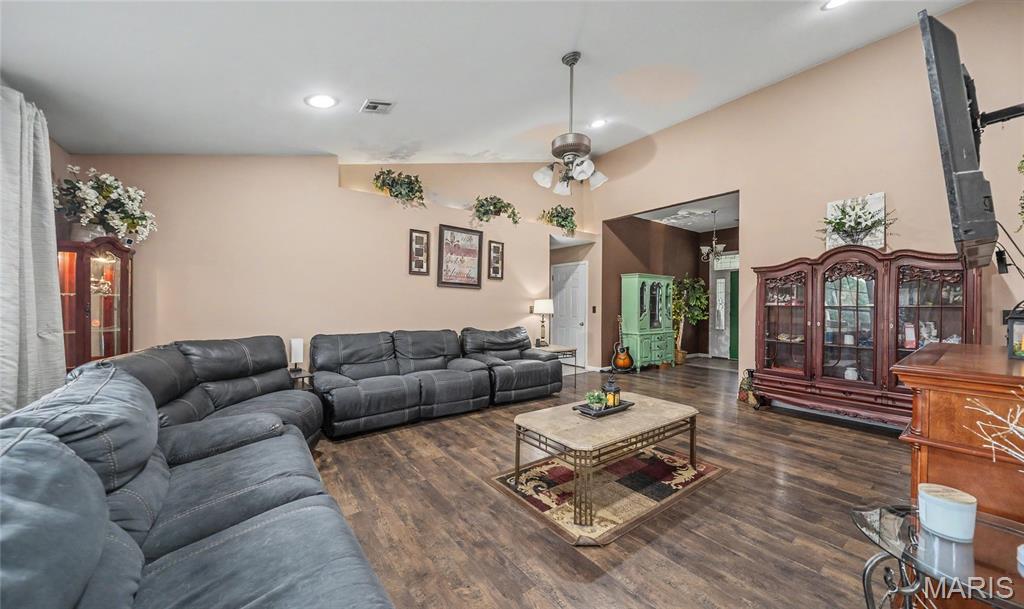 10180 Summerfield Drive Property Photo 8