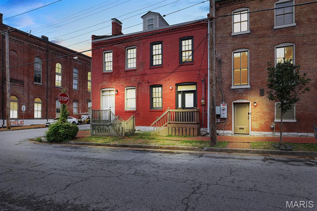 1927 S 9th Street Property Photo 1