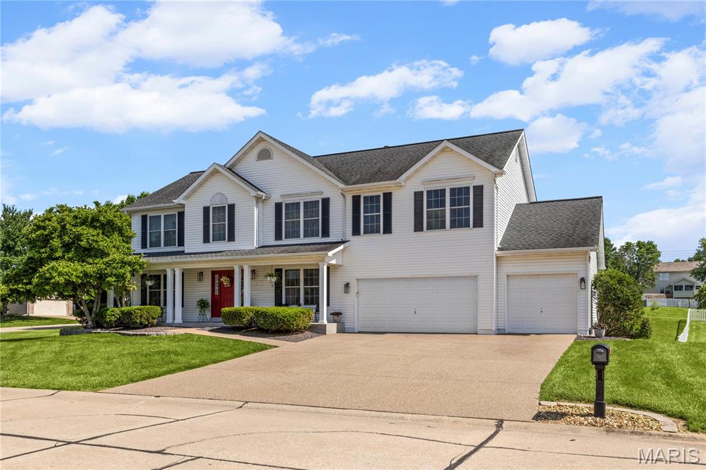 32 Lisa Nicole Court Property Photo 1