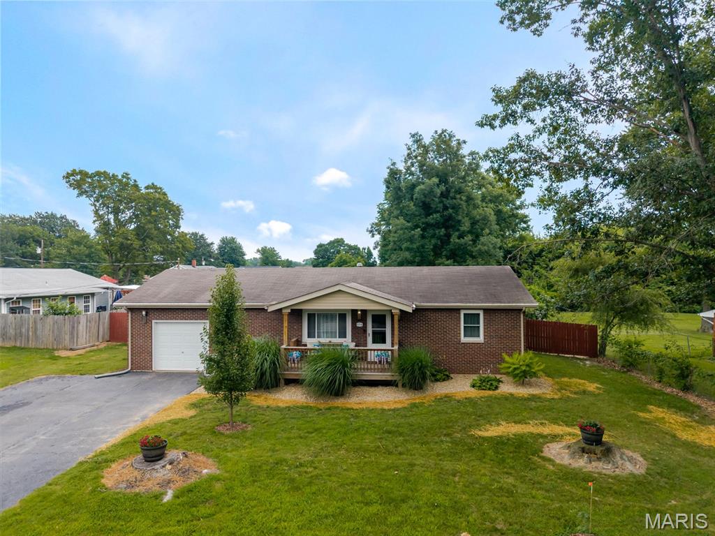 614 S Neunaber Drive Property Photo 1