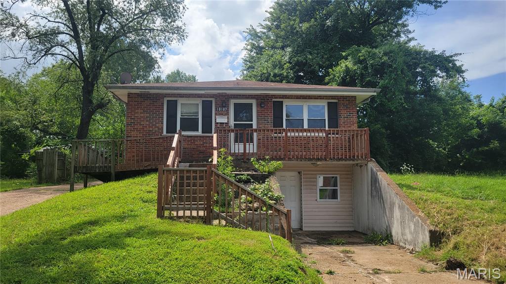 10107 Castle Drive Property Photo 1