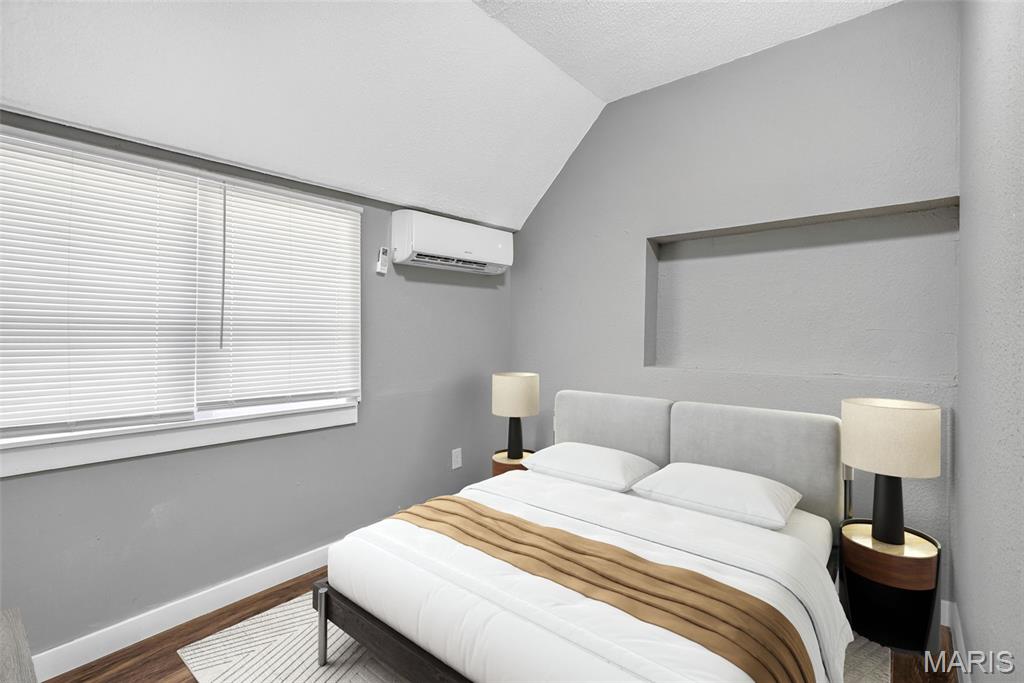 310 Moore Street Property Photo 10