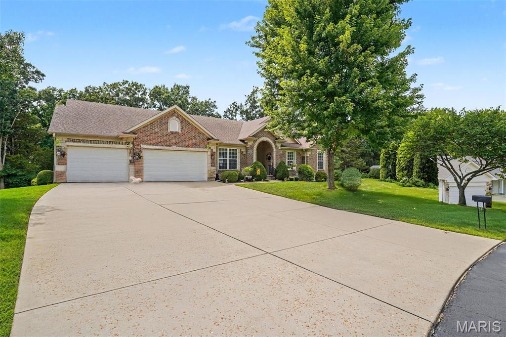 6337 White Clover Drive Property Photo 3