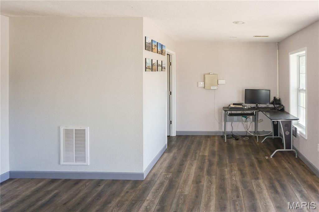 18119 State Route O Property Photo 5