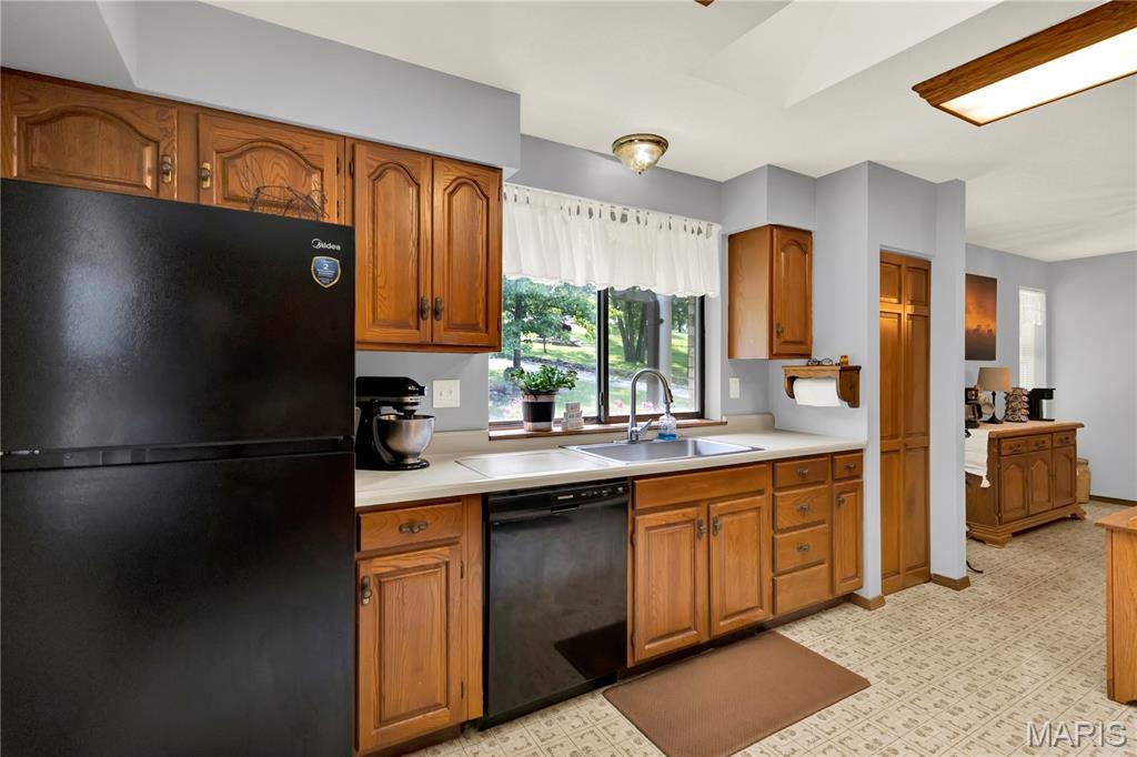 5965 Evergreen Lane Property Photo 11