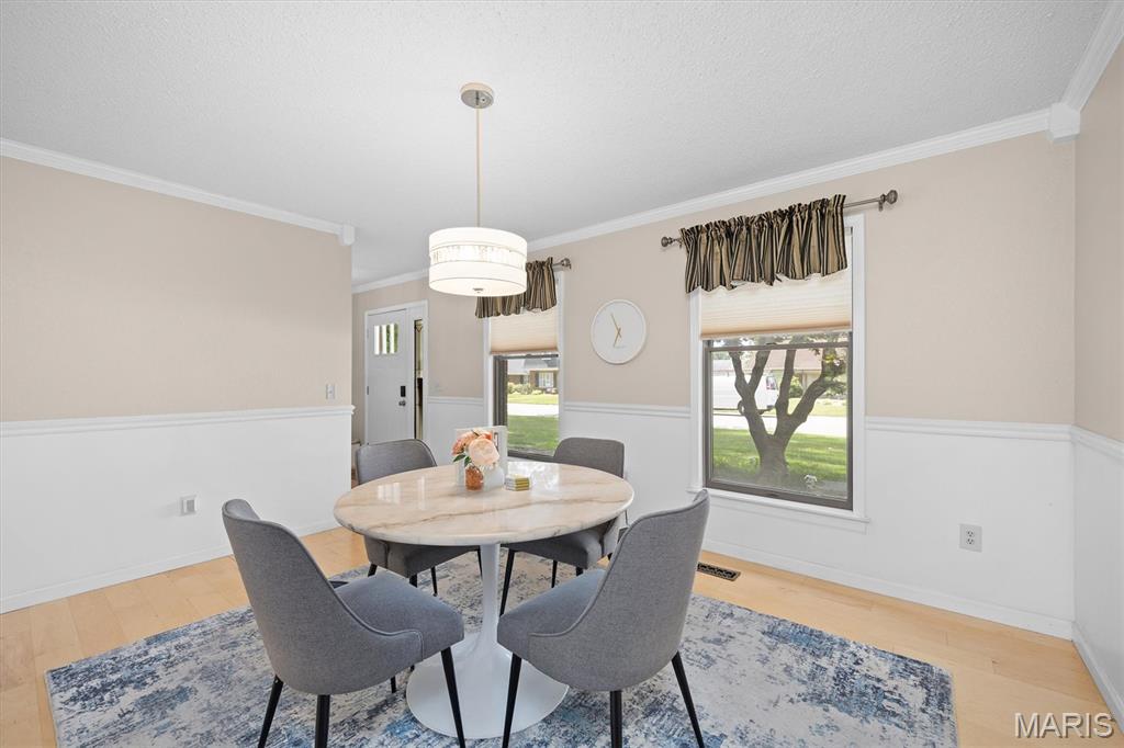 1711 Fairway Drive Property Photo 4