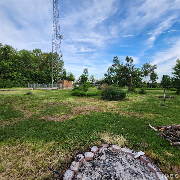 309 E Clay Street Property Photo 4