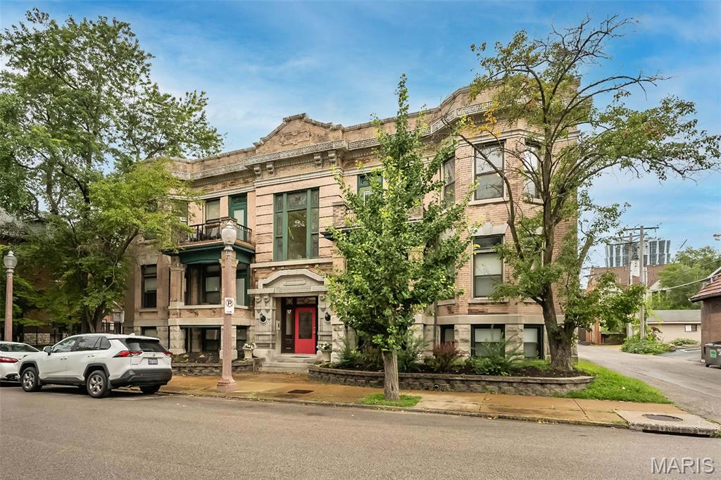 19 N Taylor Avenue 2N