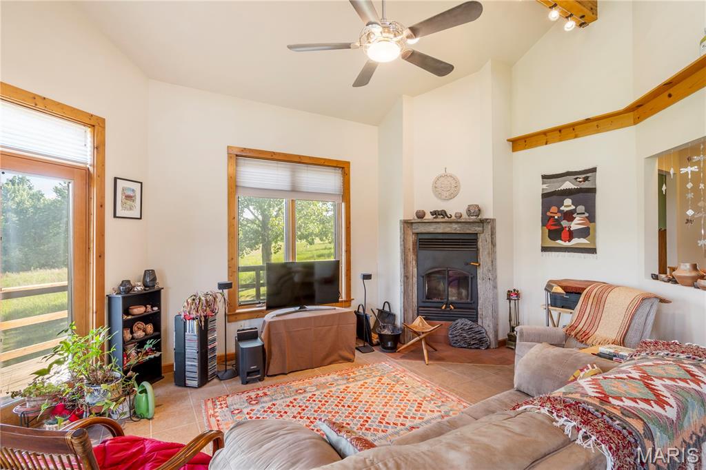 22694 Spencer Lane Property Photo 15