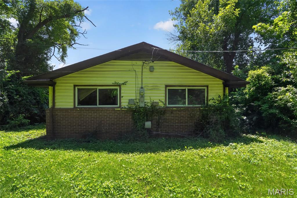 9955 Lanier Drive Property Photo 3
